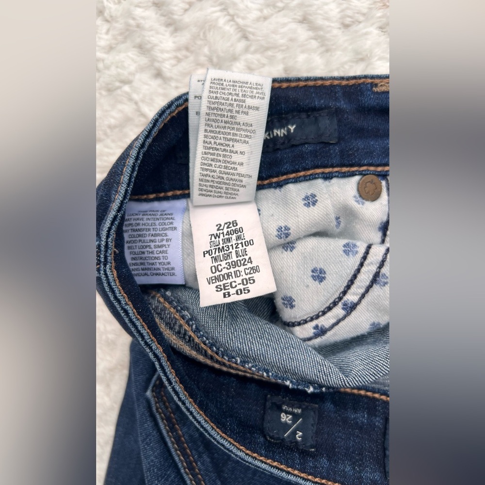 Lucky Brand Dark Blue Indigo Wash Midrise Skinny Jeans Size 26 Classic EUC Denim - Picture 12 of 12